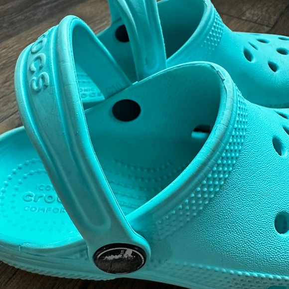 Teal kids crocs size 10 - Picture 5 of 6